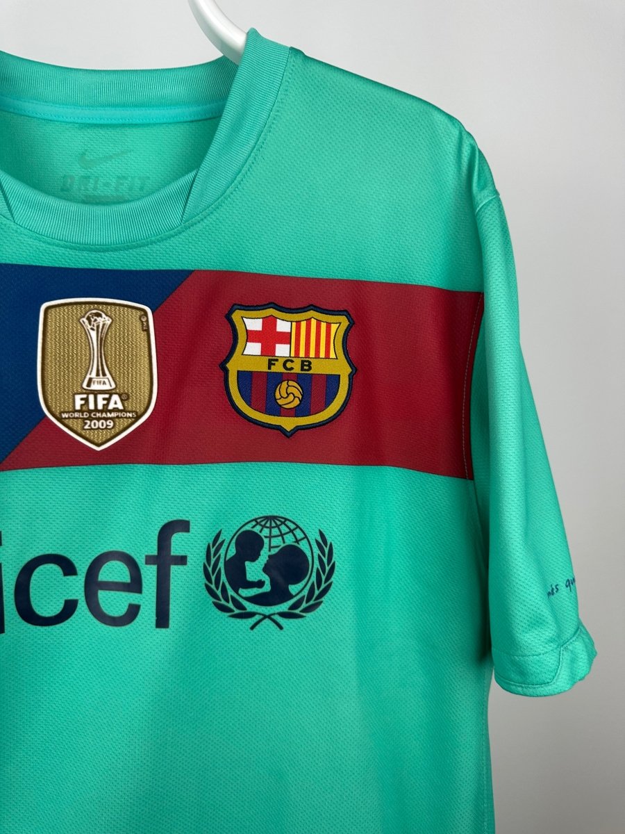 Carlos Puyol - FC Barcelona 2010/11 away shirt πͺπΈ