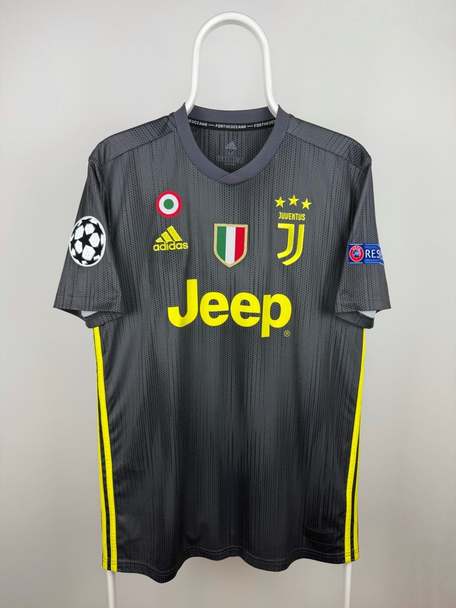 Cristiano Ronaldo - Juventus 2018/19 away shirt π΅πΉ