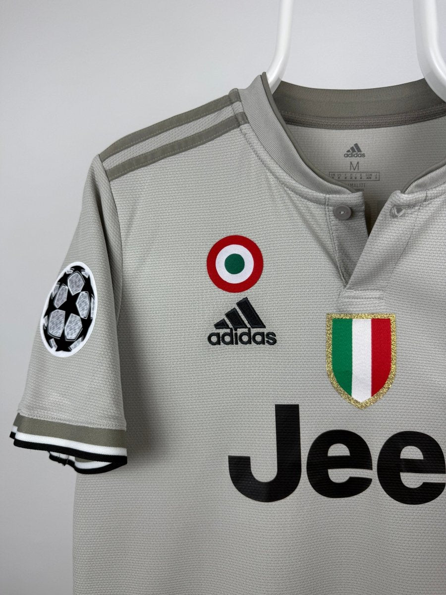 Cristiano Ronaldo - Juventus 2018/19 away shirt π΅πΉ