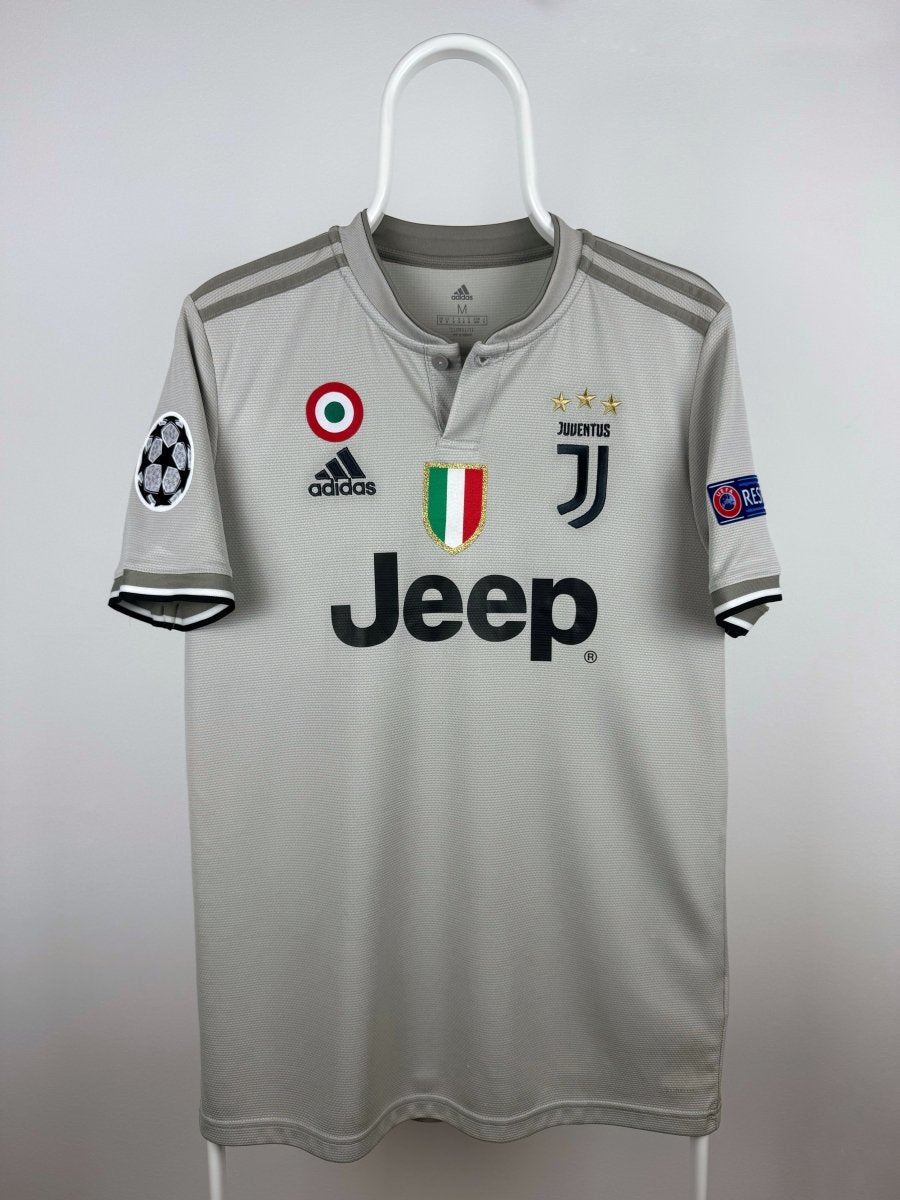 Cristiano Ronaldo - Juventus 2018/19 away shirt π΅πΉ
