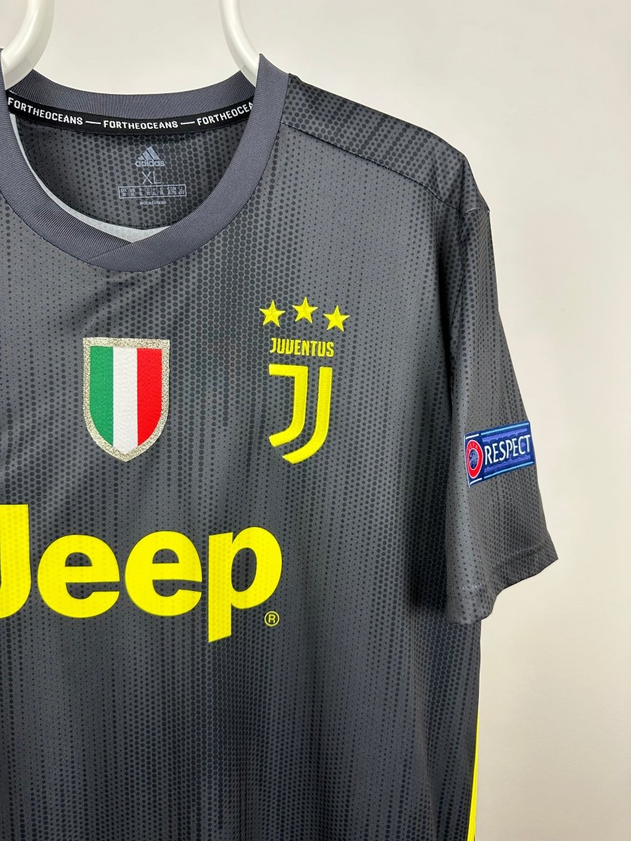 Cristiano Ronaldo - Juventus 2018/19 away shirt π΅πΉ