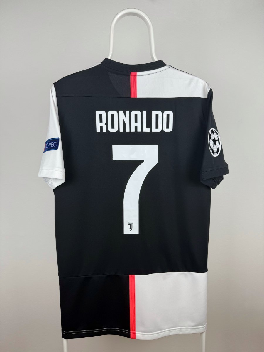 Cristiano Ronaldo - Juventus 2019/20 home jersey π΅πΉ