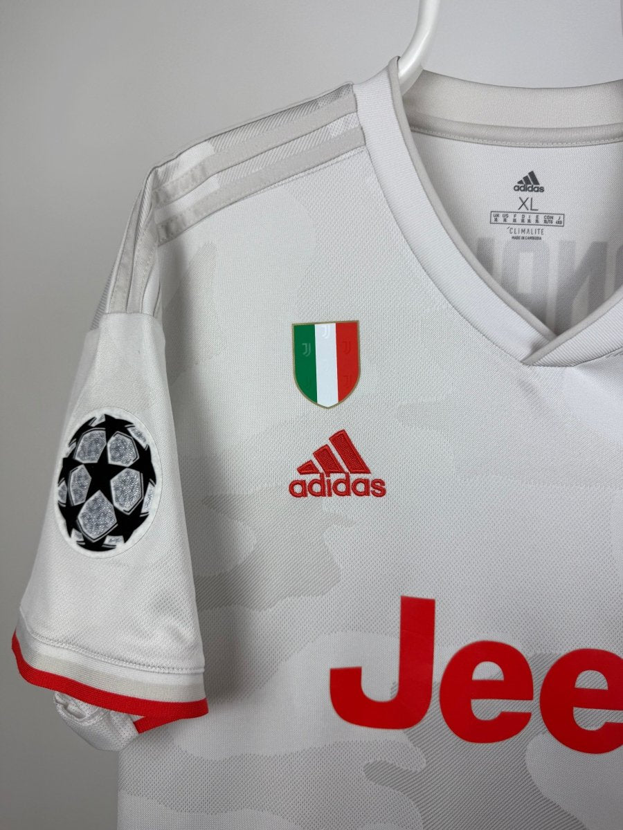 Cristiano Ronaldo - Juventus 2019/20 away shirt π΅πΉ