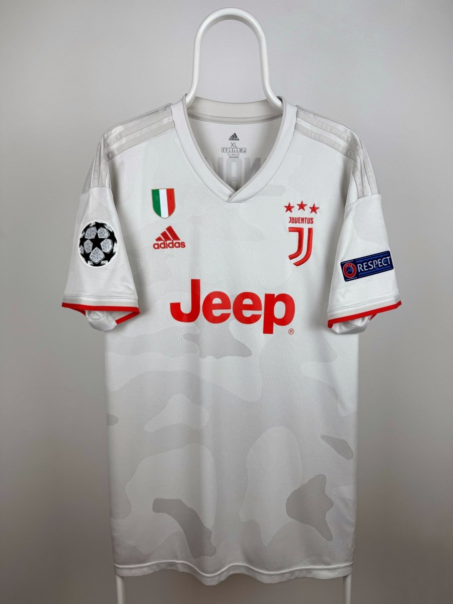 Cristiano Ronaldo - Juventus 2019/20 away shirt π΅πΉ