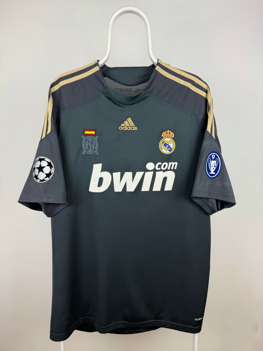 Cristiano Ronaldo - Real Madrid 2009/10 away shirt π΅πΉ