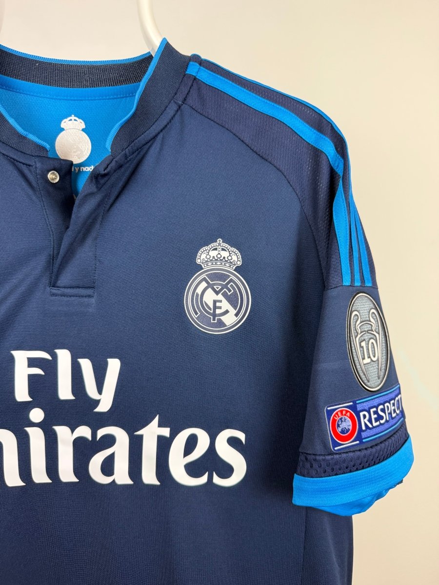 Cristiano Ronaldo - Real Madrid 2015/16 Away Shirt π΅πΉ