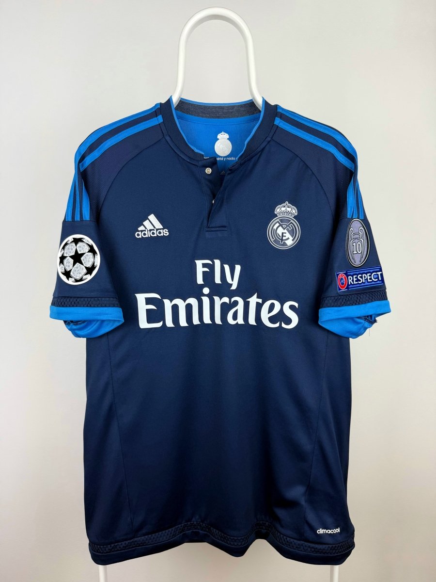 Cristiano Ronaldo - Real Madrid 2015/16 Away Shirt π΅πΉ