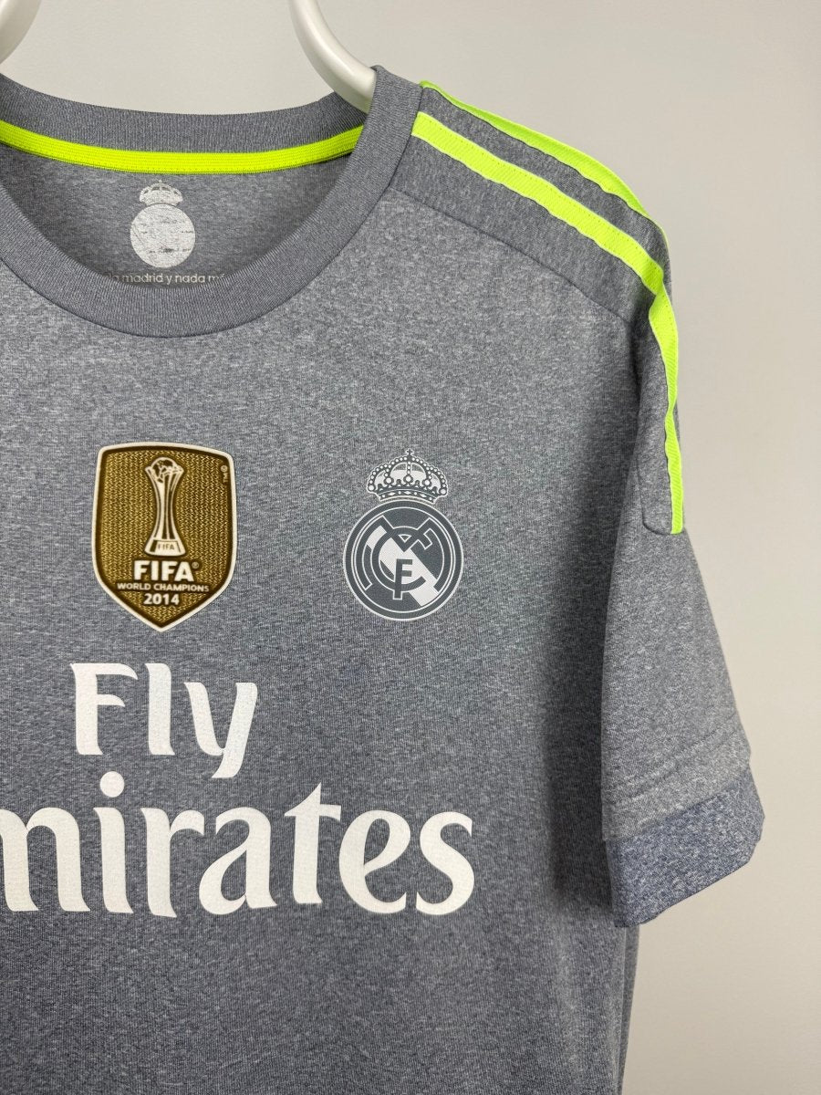 Cristiano Ronaldo - Real Madrid 2015/16 Away Shirt π΅πΉ