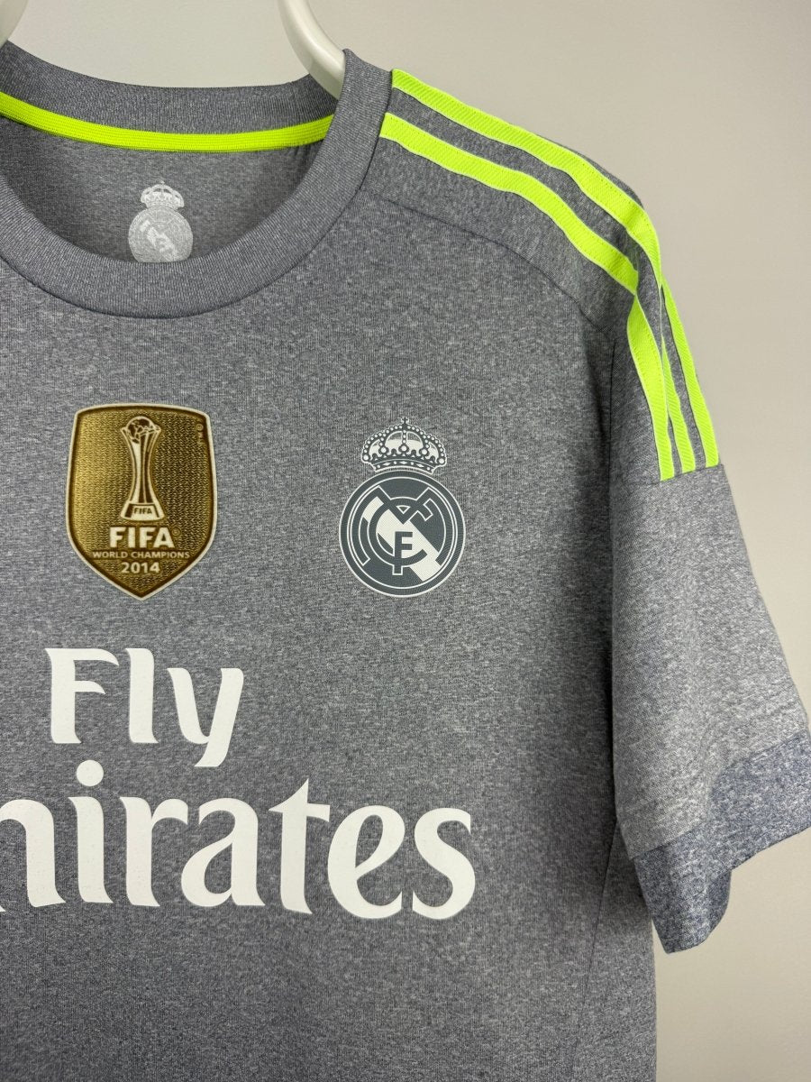 Cristiano Ronaldo - Real Madrid 2015/16 Away Shirt π΅πΉ