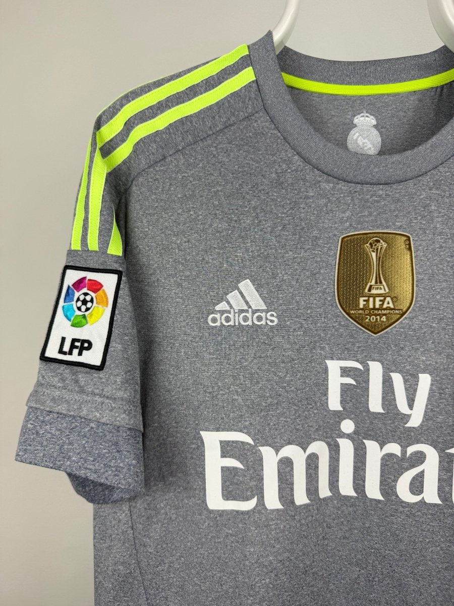 Cristiano Ronaldo - Real Madrid 2015/16 Away Shirt π΅πΉ