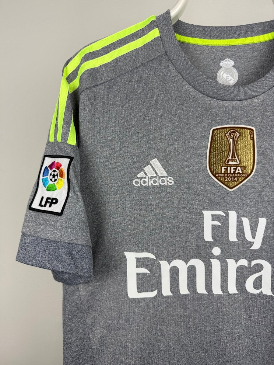 Cristiano Ronaldo - Real Madrid 2015/16 Away Shirt π΅πΉ