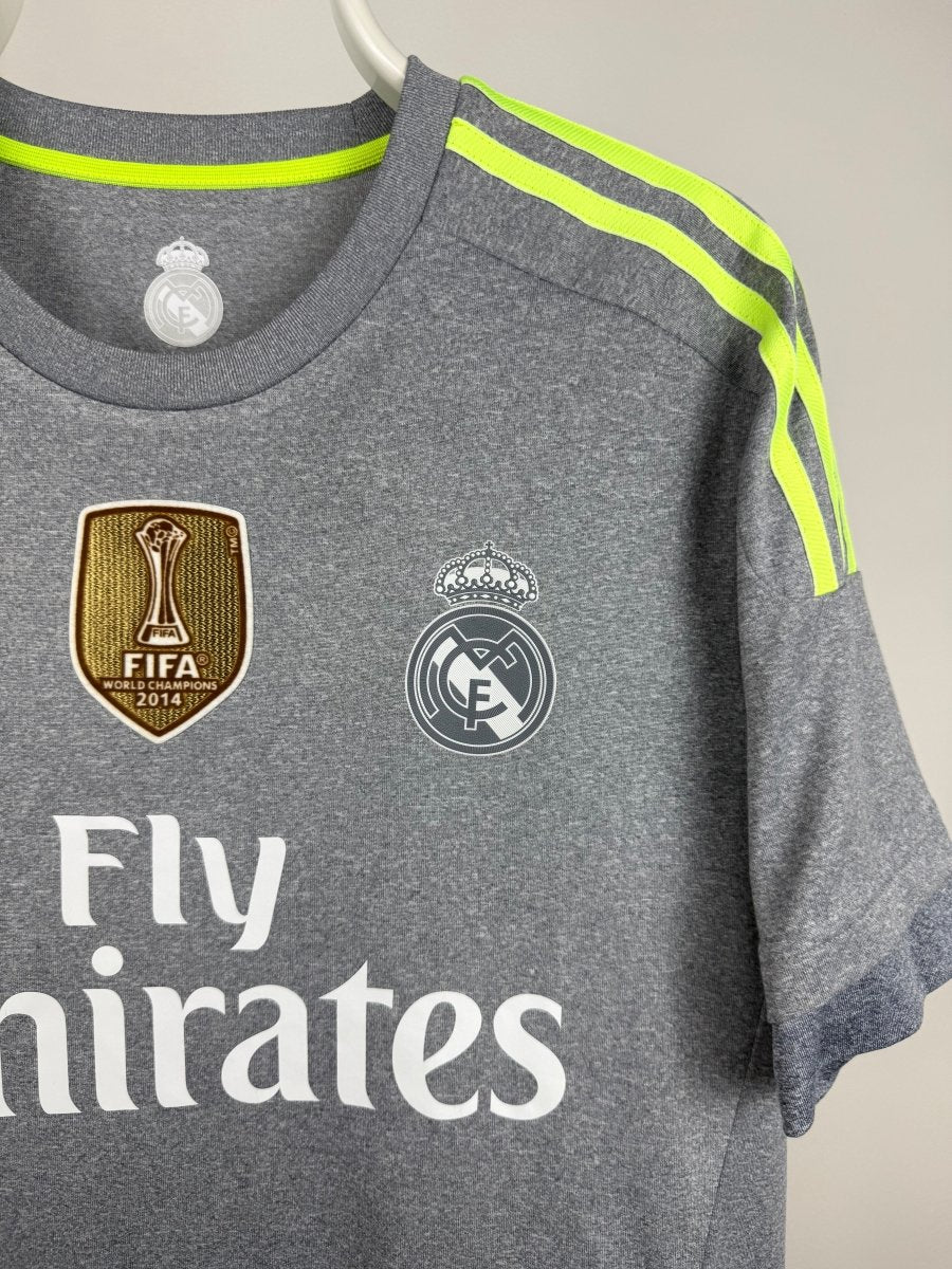 Cristiano Ronaldo - Real Madrid 2015/16 Away Shirt π΅πΉ