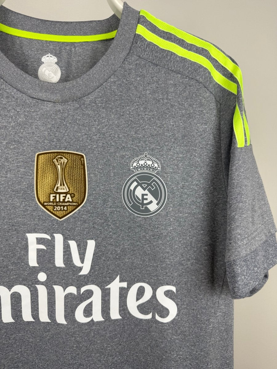 Cristiano Ronaldo - Real Madrid 2015/16 Away Shirt π΅πΉ