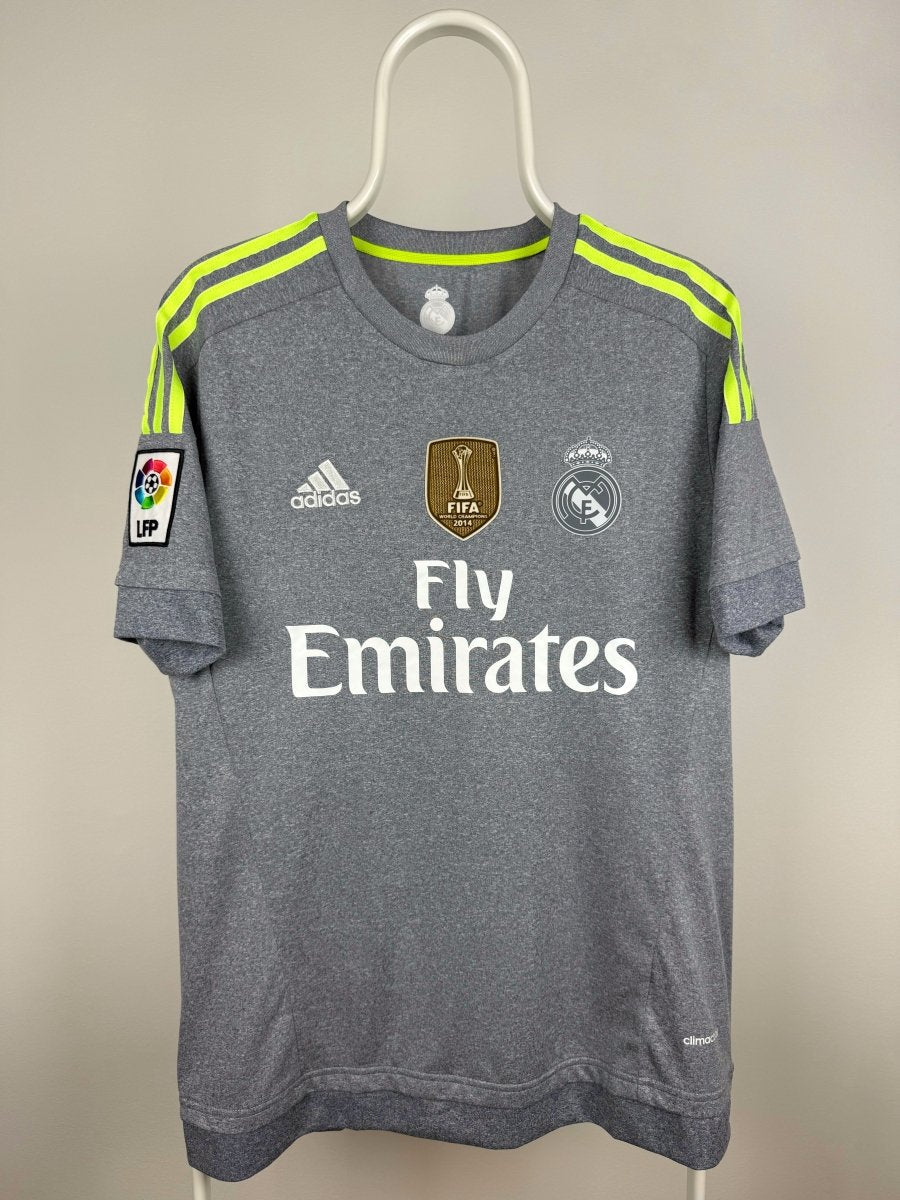 Cristiano Ronaldo - Real Madrid 2015/16 Away Shirt π΅πΉ