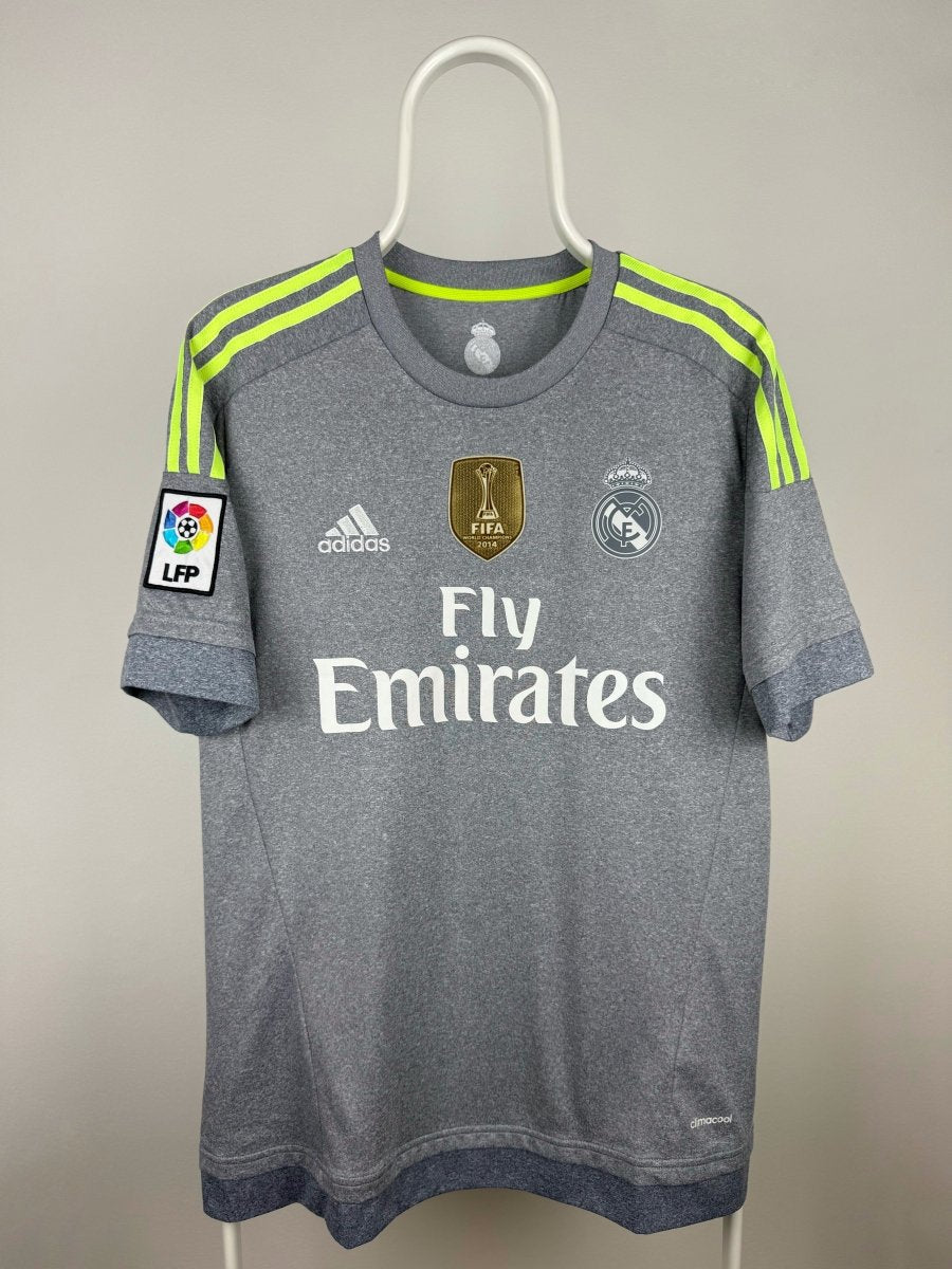 Cristiano Ronaldo - Real Madrid 2015/16 Away Shirt π΅πΉ