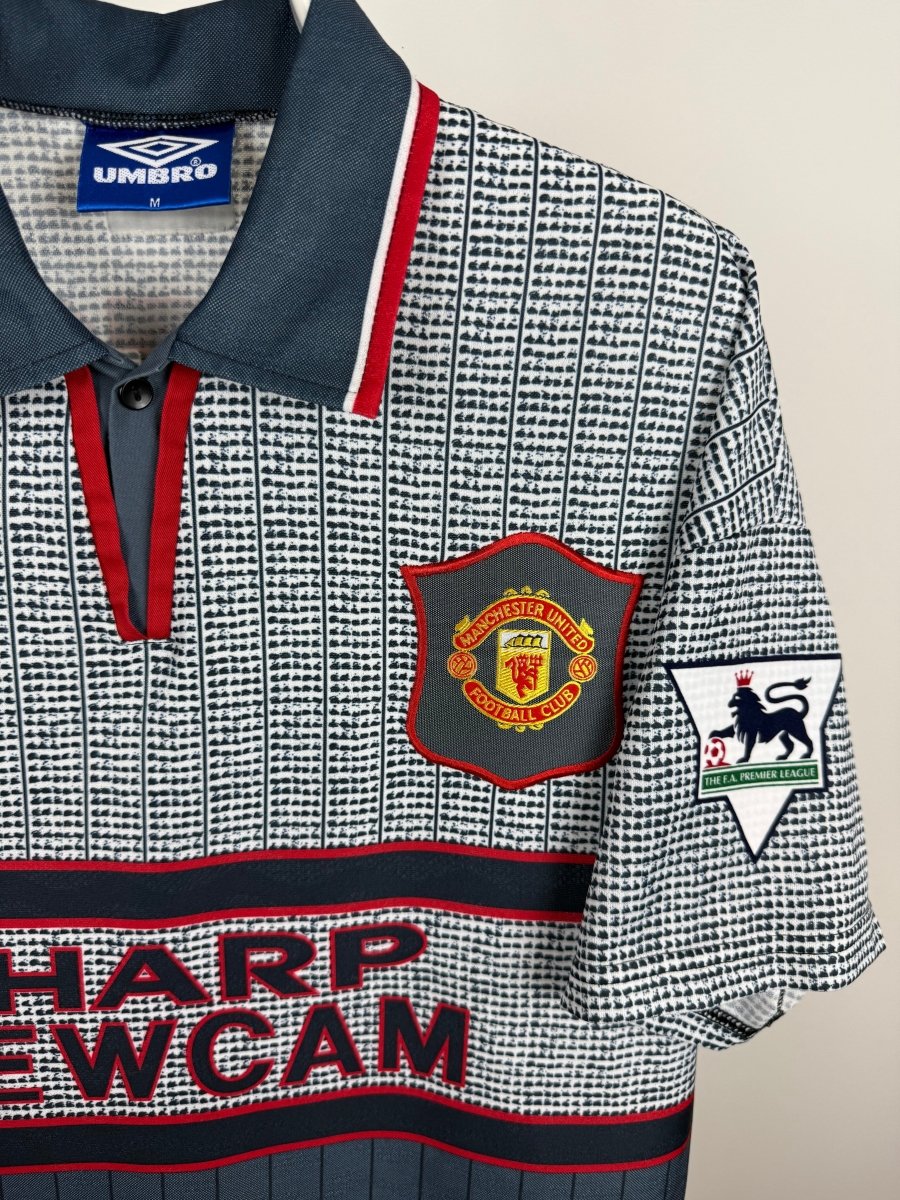 Eric Cantona - Manchester United 1995/96 away shirt π«π·