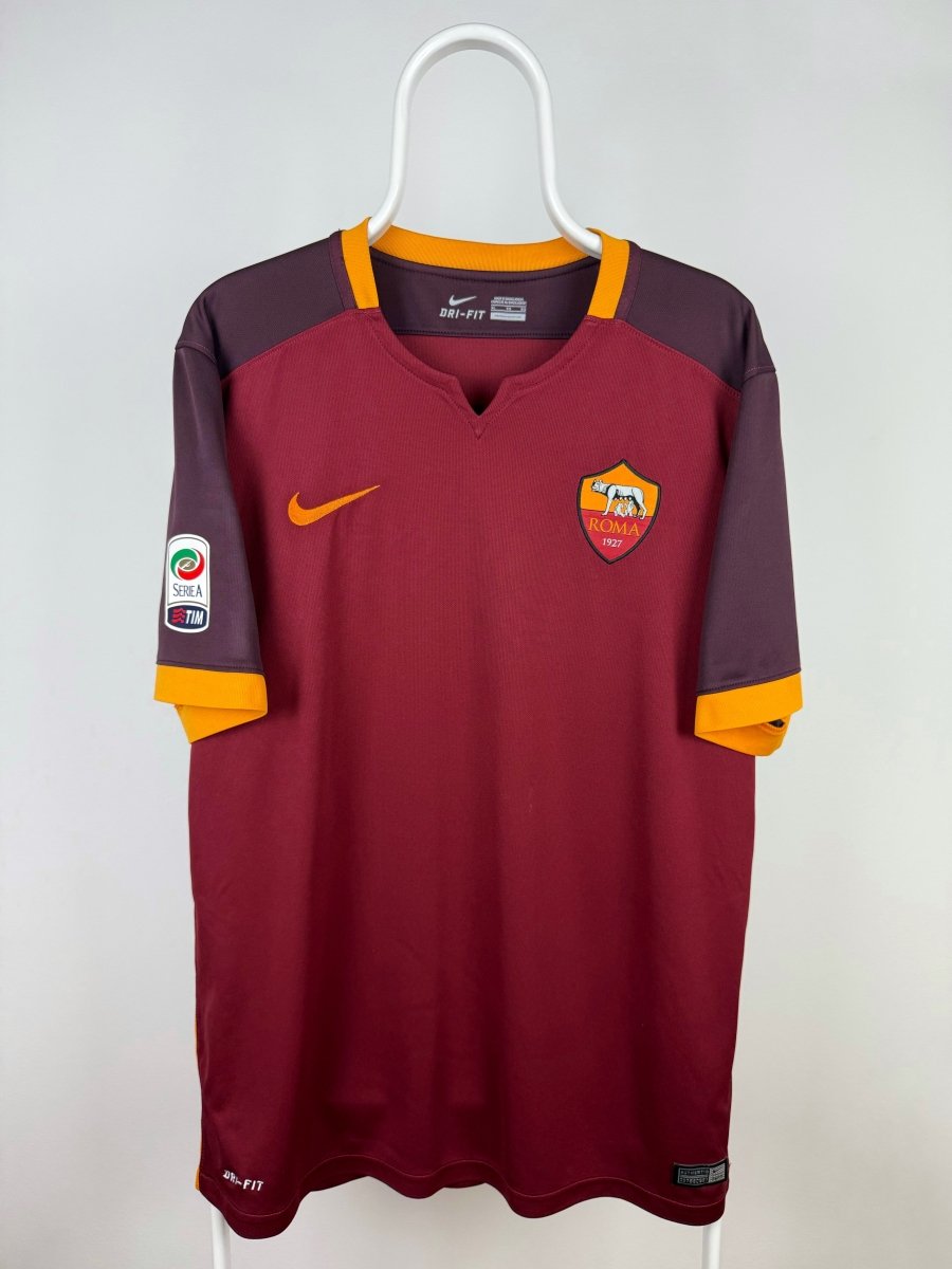 Francesco Totti - Roma 2015/16 home jersey ๐ฎ๐น