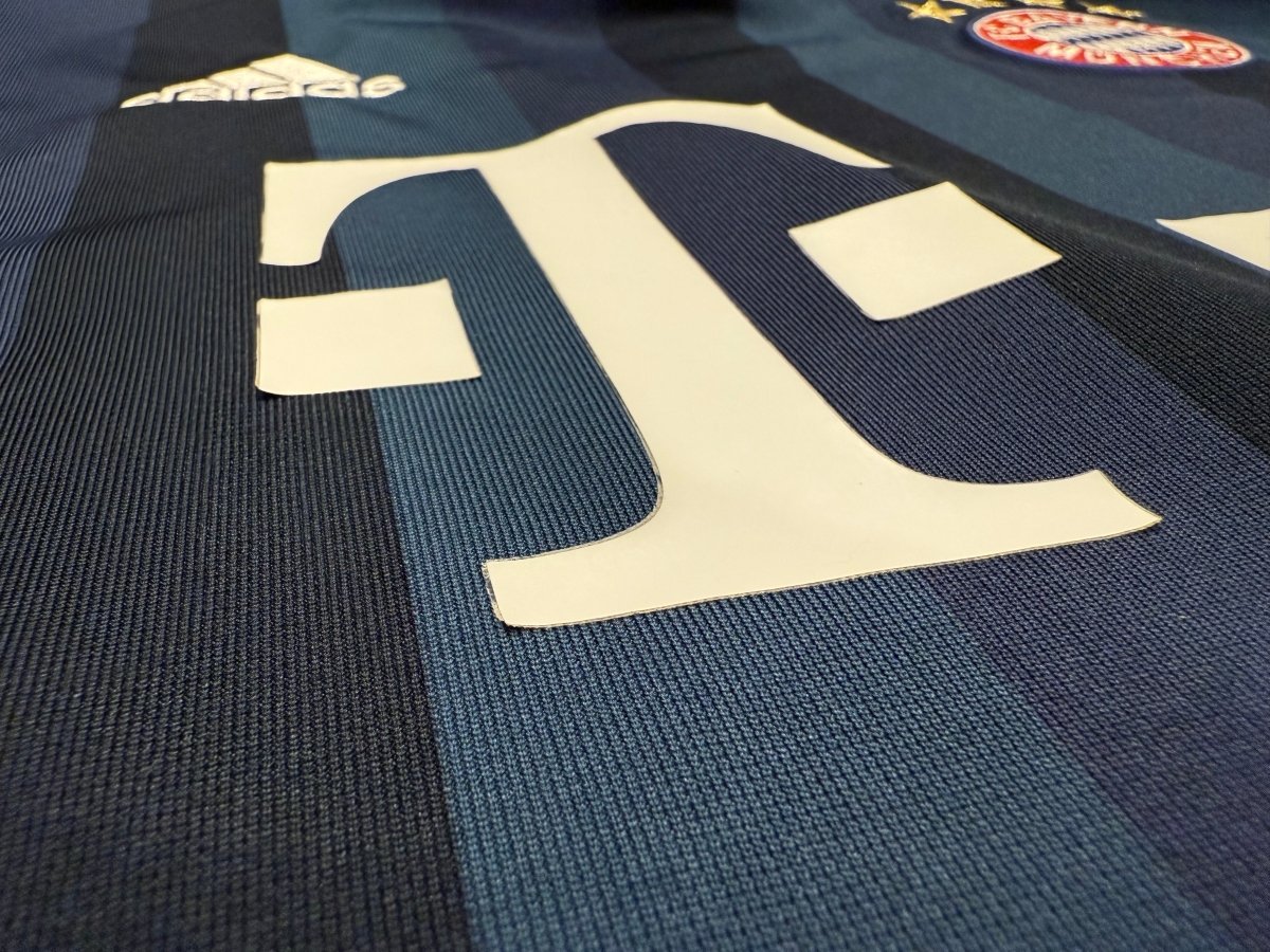 Frank Ribery - FC Bayern Munich 2013/14 away jersey π«π·