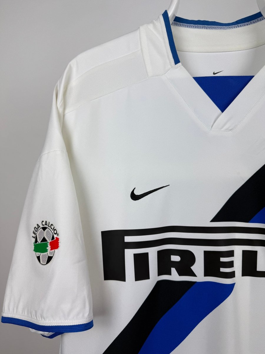 Gabriel Batistuta - Inter 2002/03 away shirt π¦π·