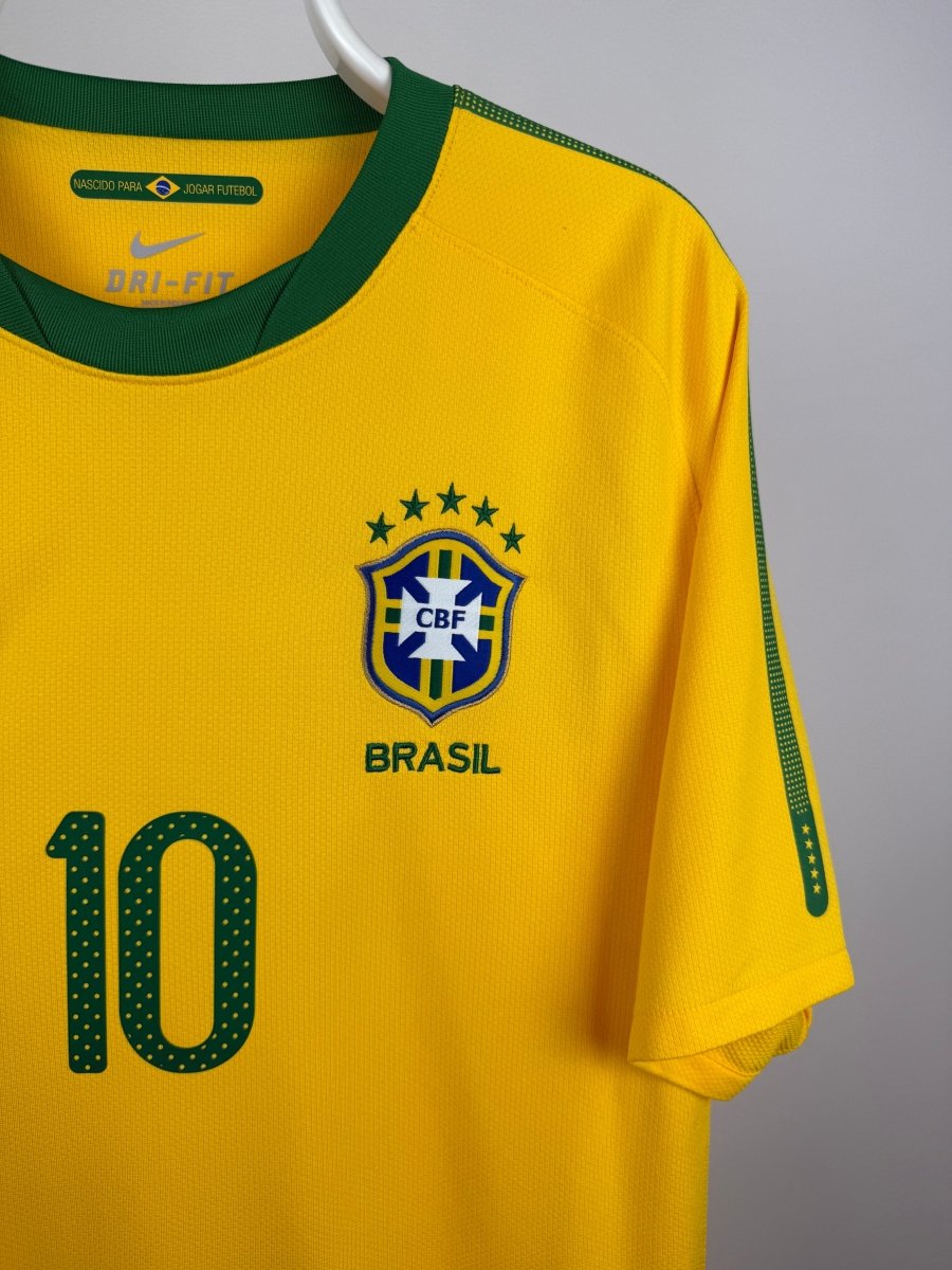 Kaka - Brazil 2010 home shirt π§π·
