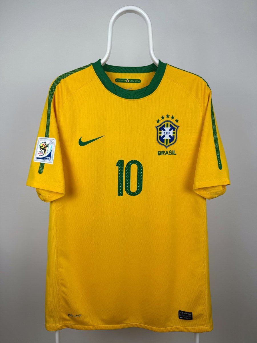 Kaka - Brazil home jersey 2010 π§π·