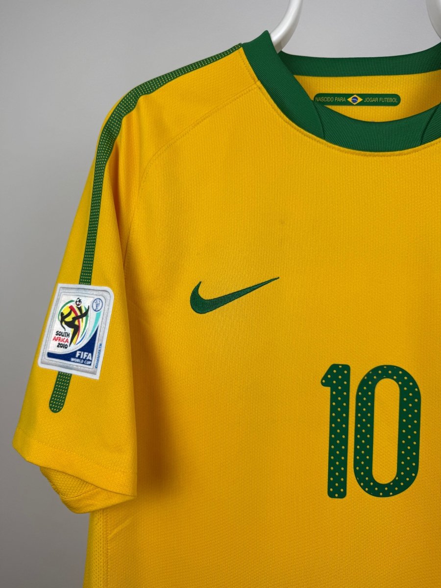Kaka - Brazil home jersey 2010 π§π·