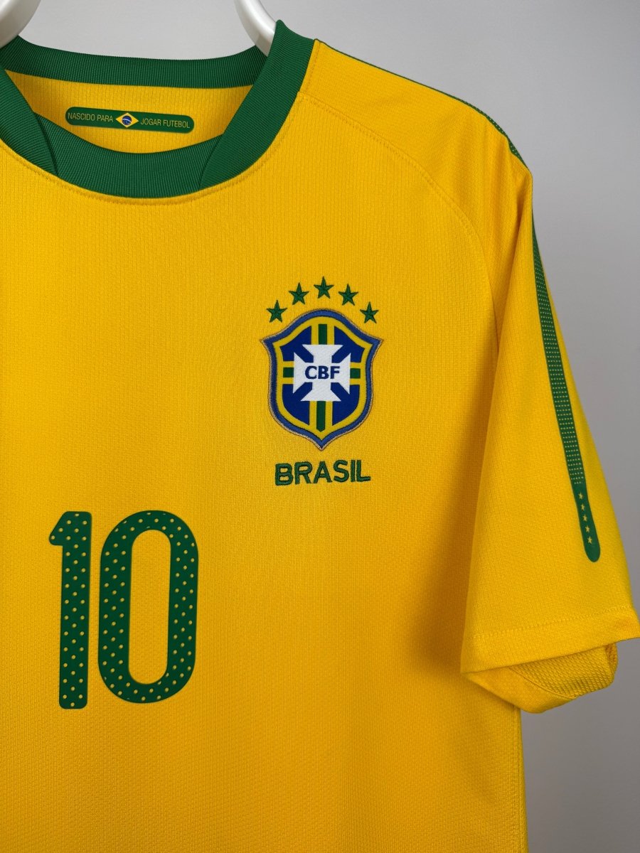 Kaka - Brazil home jersey 2010 π§π·