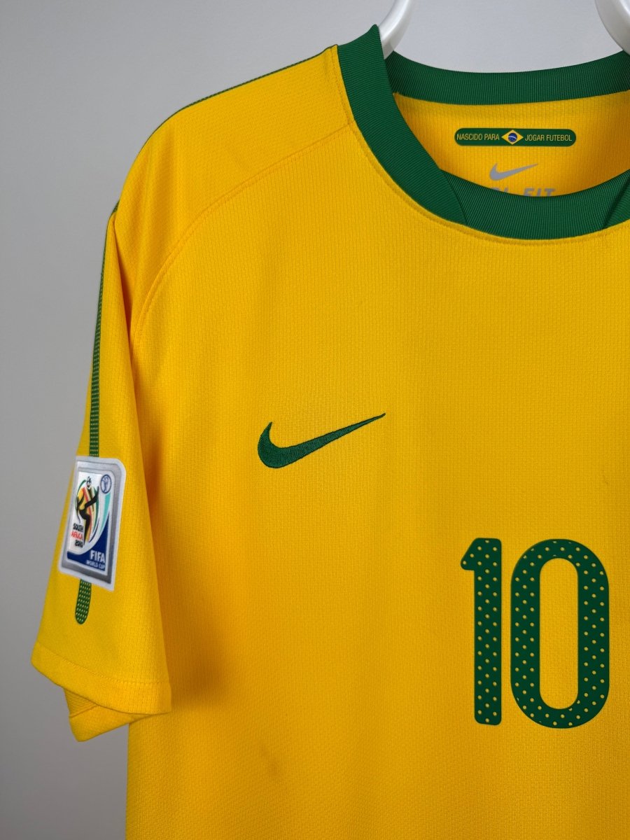 Kaka - Brazil home jersey 2010 π§π·