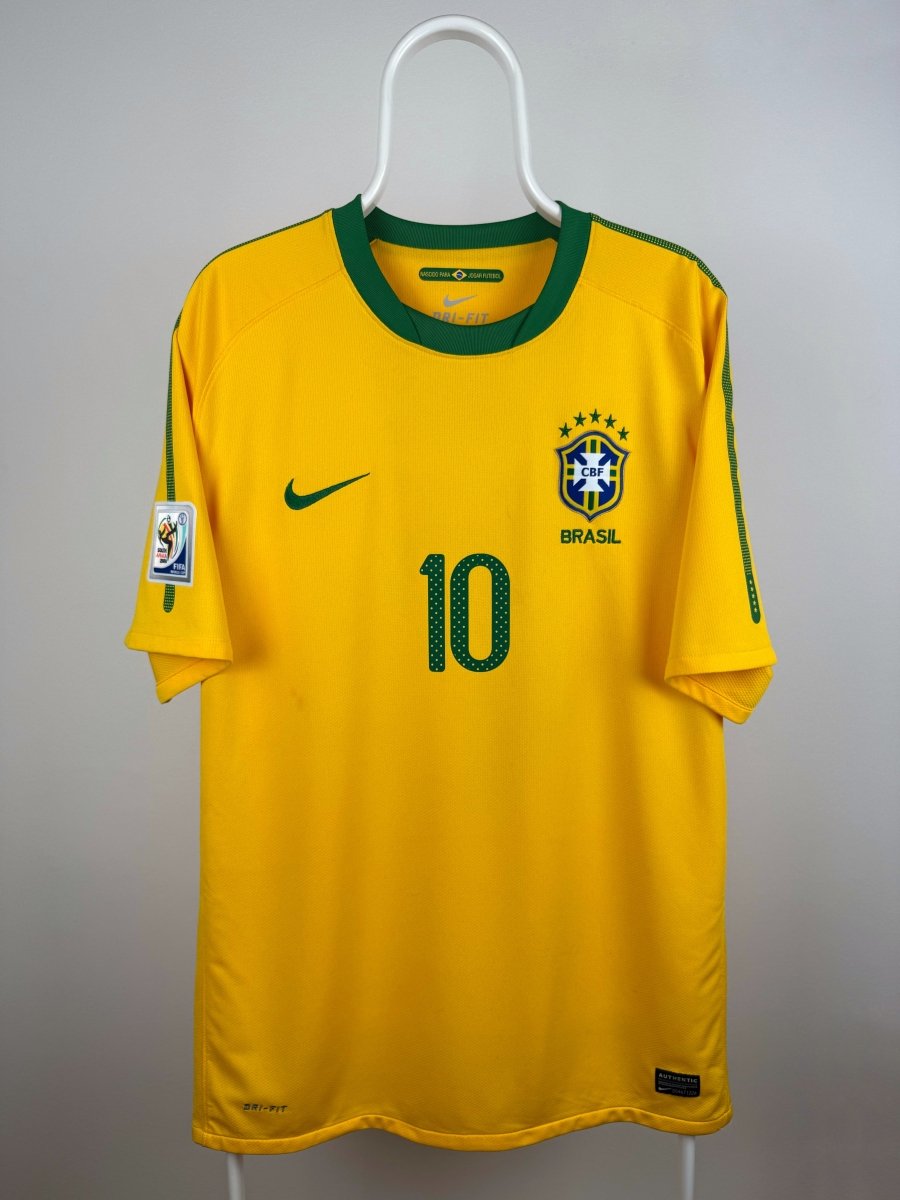 Kaka - Brazil home jersey 2010 π§π·