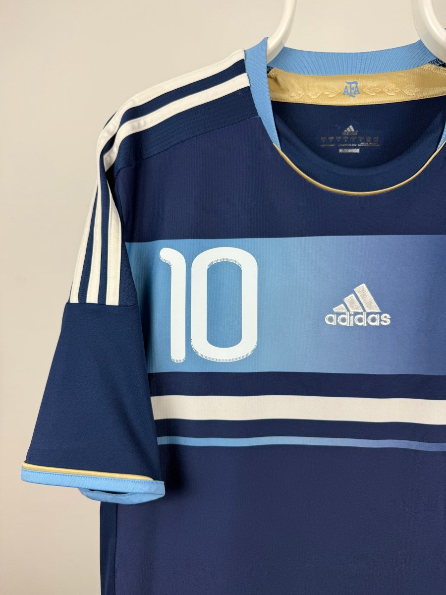 Lionel Messi - Argentina 2011 away shirt π¦π·