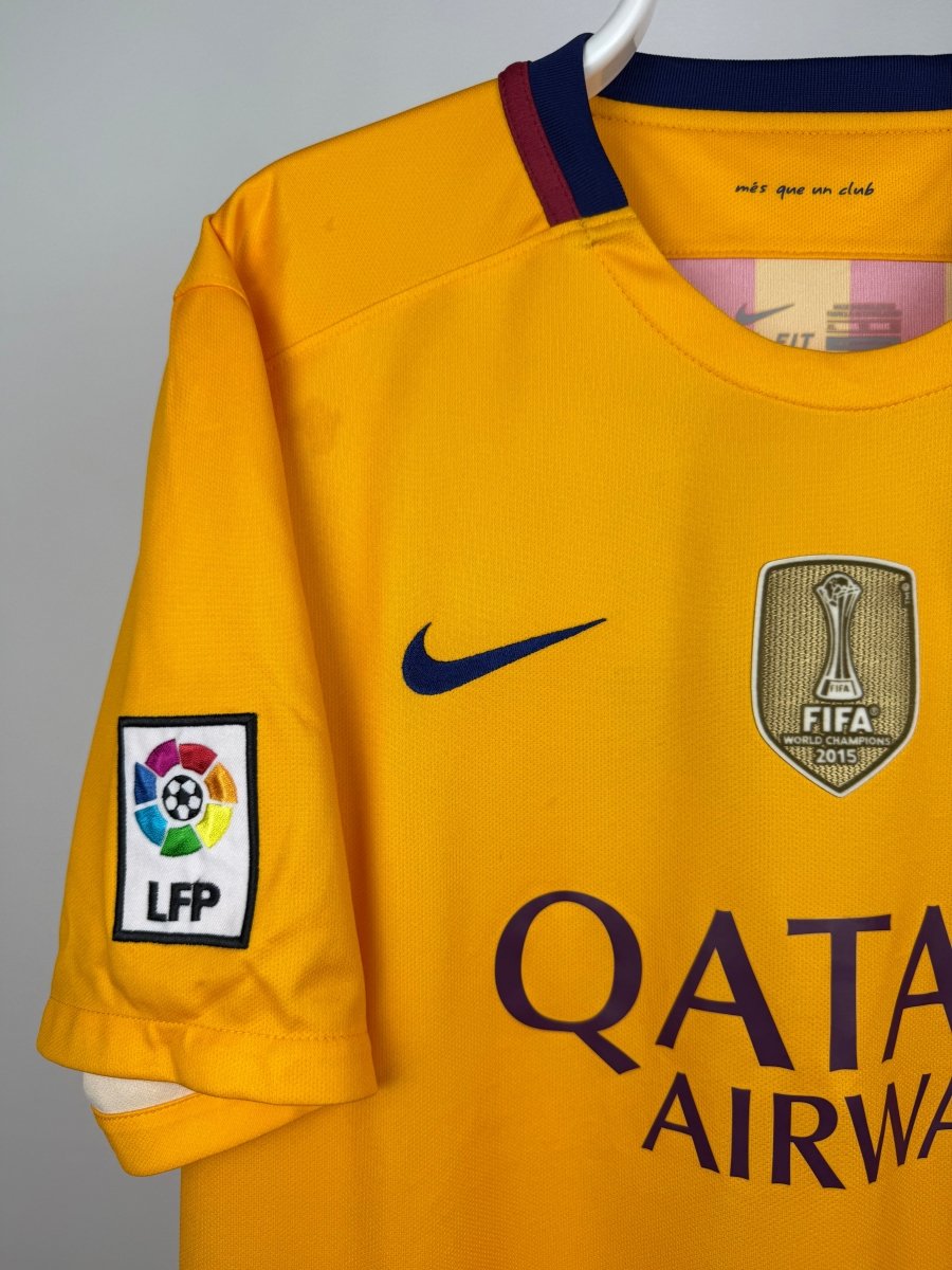 Lionel Messi - FC Barcelona 2015/16 away shirt π¦π·