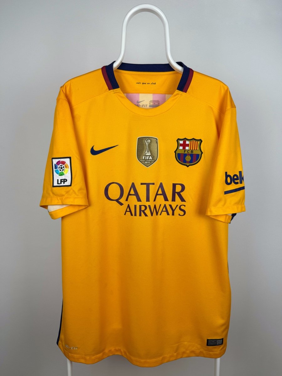 Lionel Messi - FC Barcelona 2015/16 away shirt π¦π·