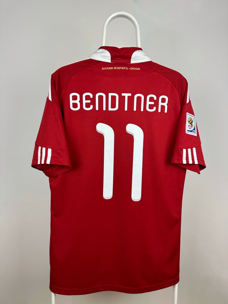 Nicklas Bendtner - Denmark 2010 home shirt π©π°