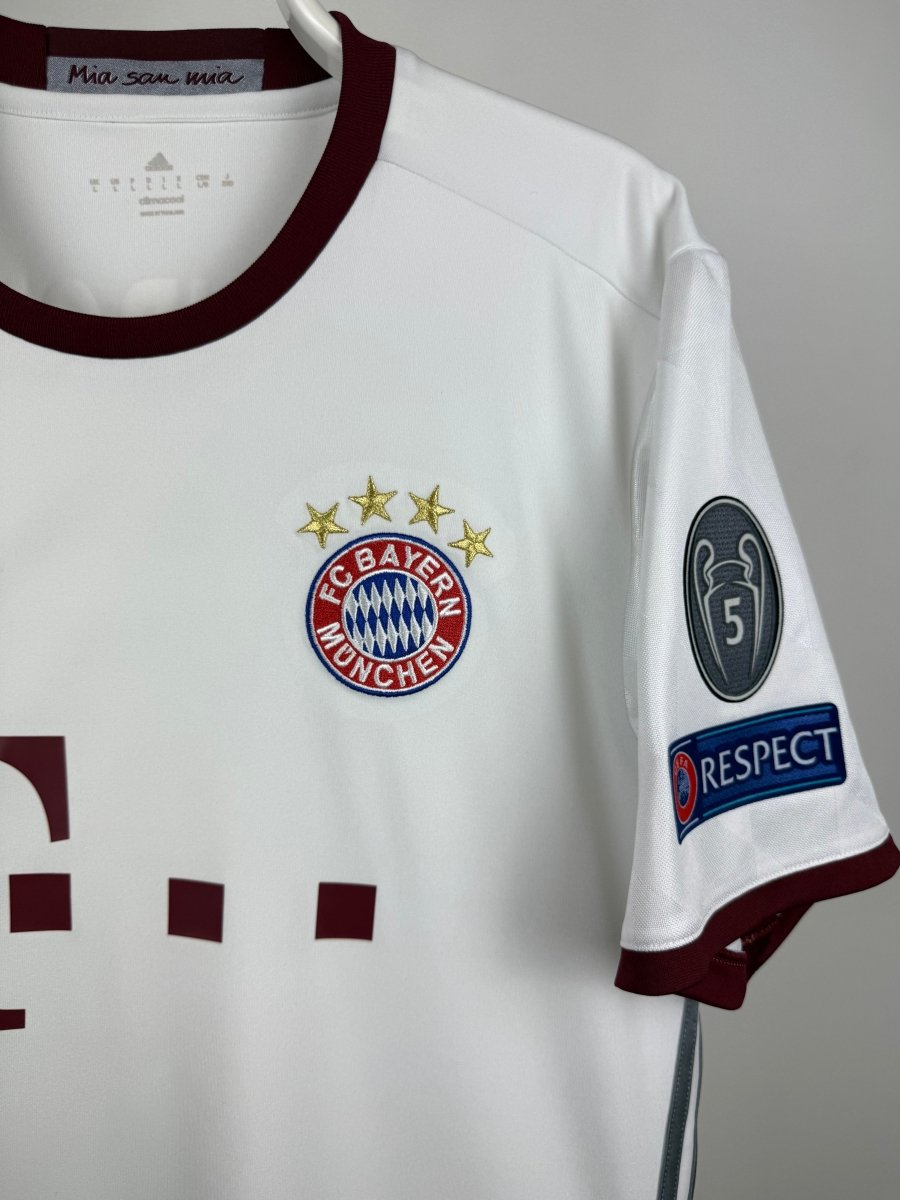 Robert Lewandowski - FC Bayern München 2016/17 udebane trøje 🇵🇱