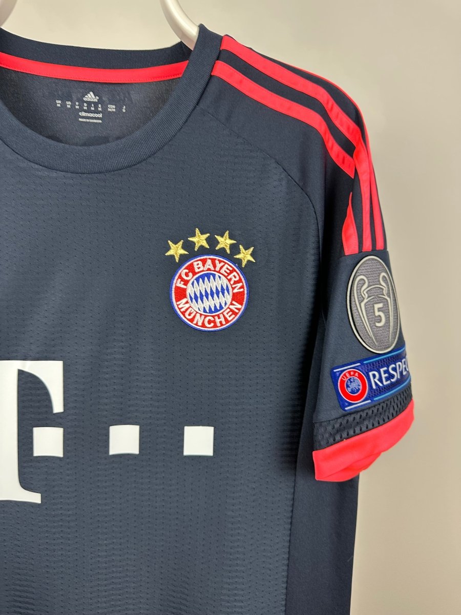 Robert Lewandowski - FC Bayern Munich 2015/16 away shirt π΅π±