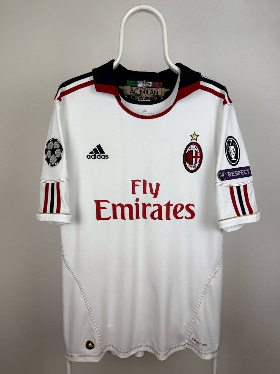 Ronaldinho - AC Milan 2010/11 away shirt π§π·