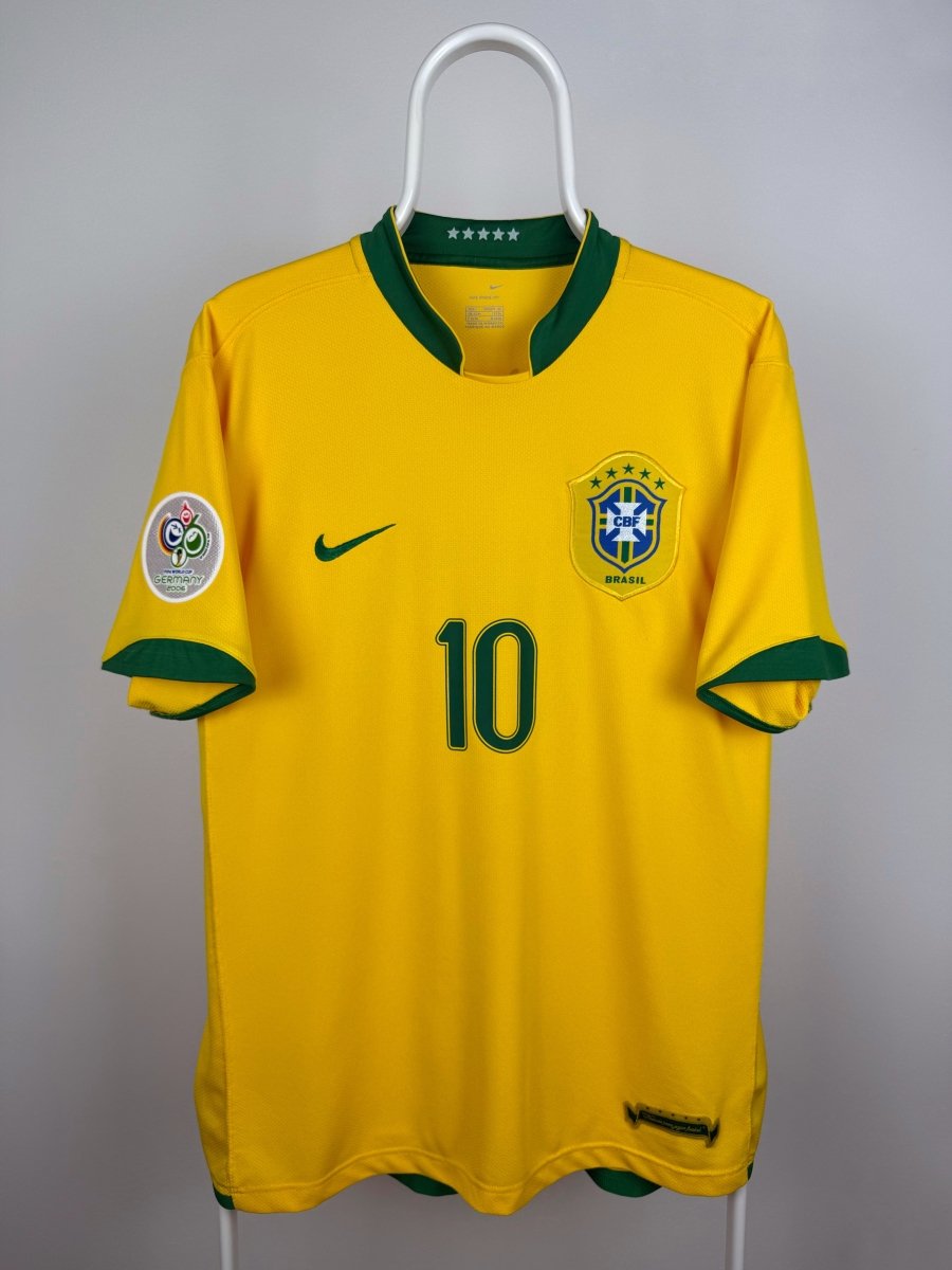 Ronaldinho - Brazil 2006 home jersey π§π·