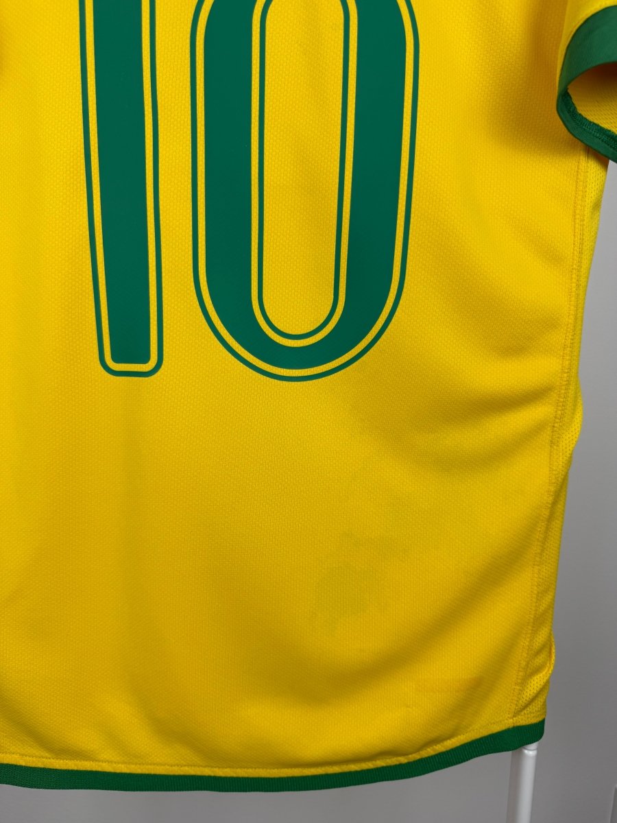 Ronaldinho - Brazil 2006 home shirt π§π·