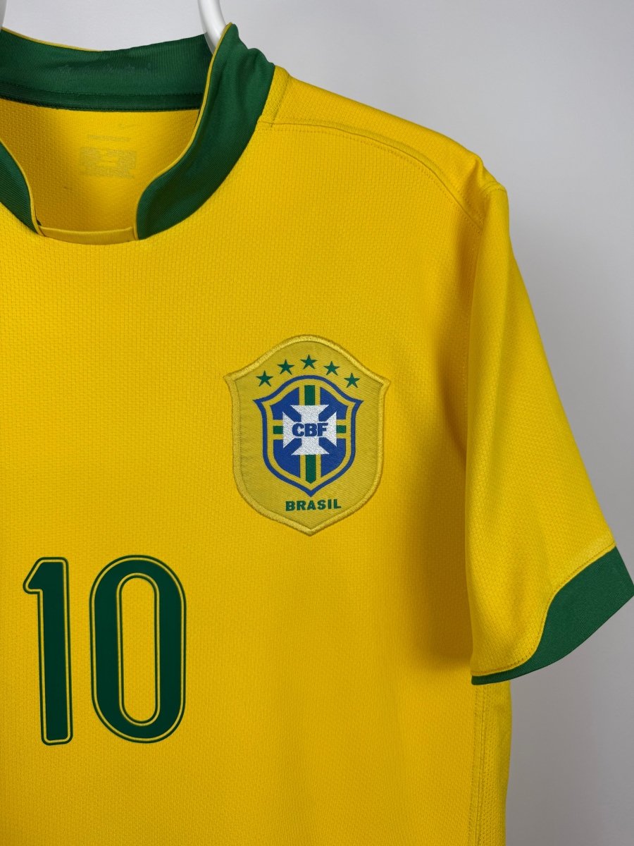 Ronaldinho - Brazil 2006 home shirt π§π·