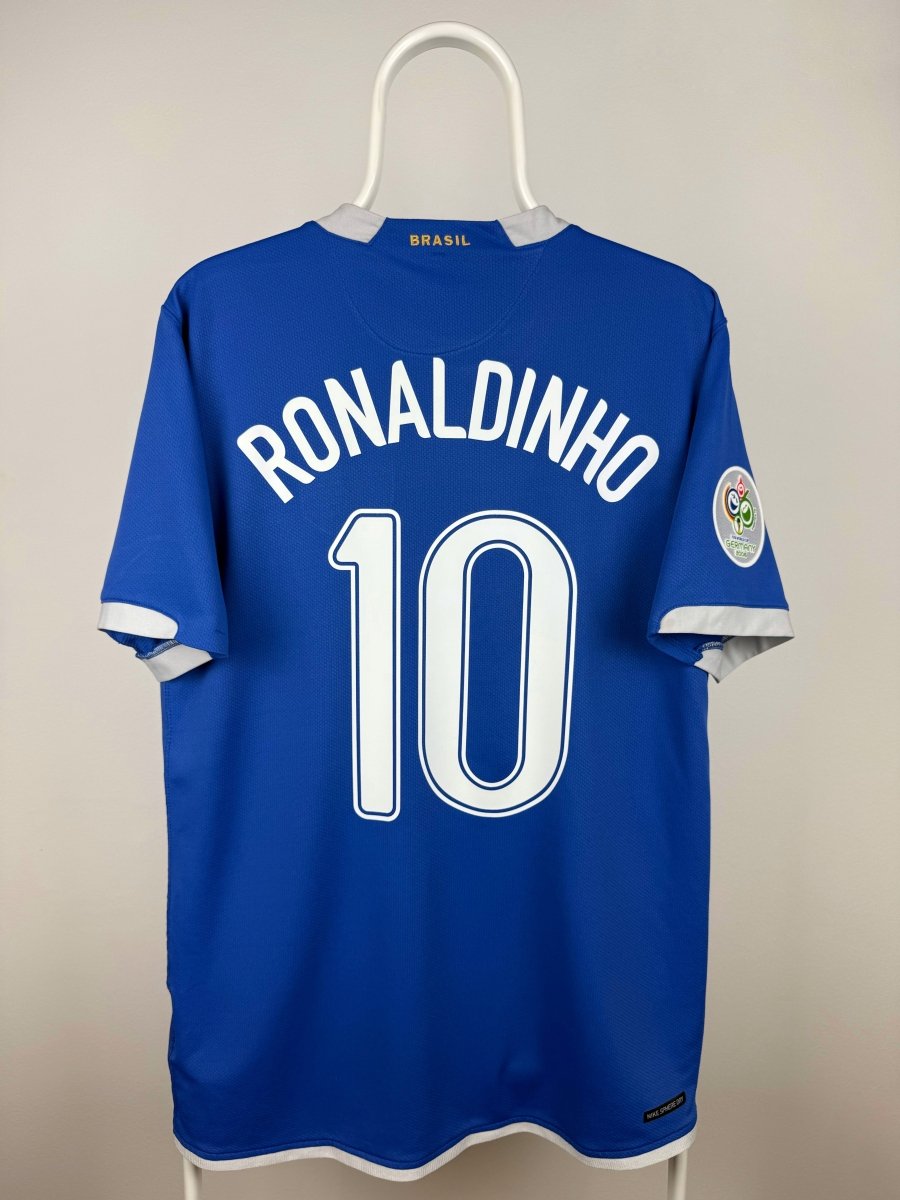 Ronaldinho - Brazil 2006 Away Shirt π§π·