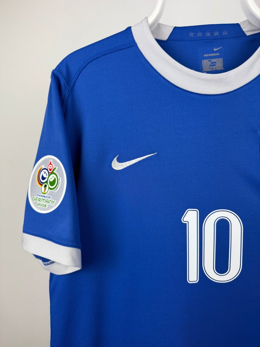 Ronaldinho - Brazil 2006 Away Shirt π§π·