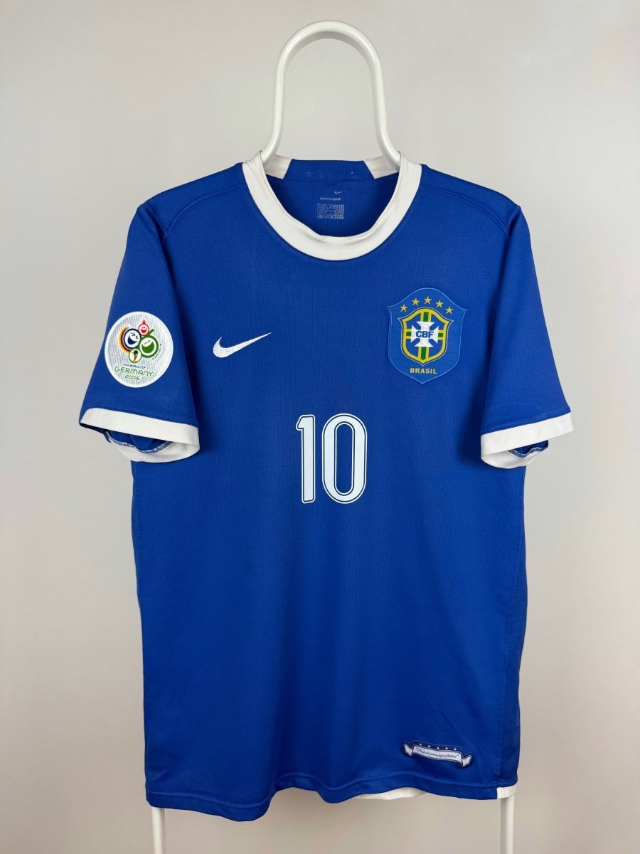 Ronaldinho - Brazil 2006 away shirt 🇧🇷