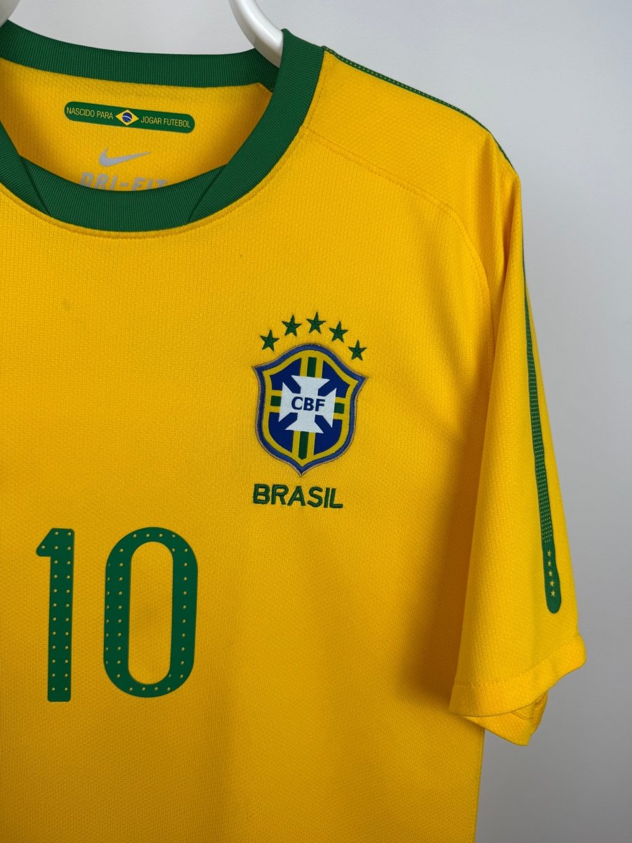 Ronaldinho - Brazil 2010 home shirt π§π·