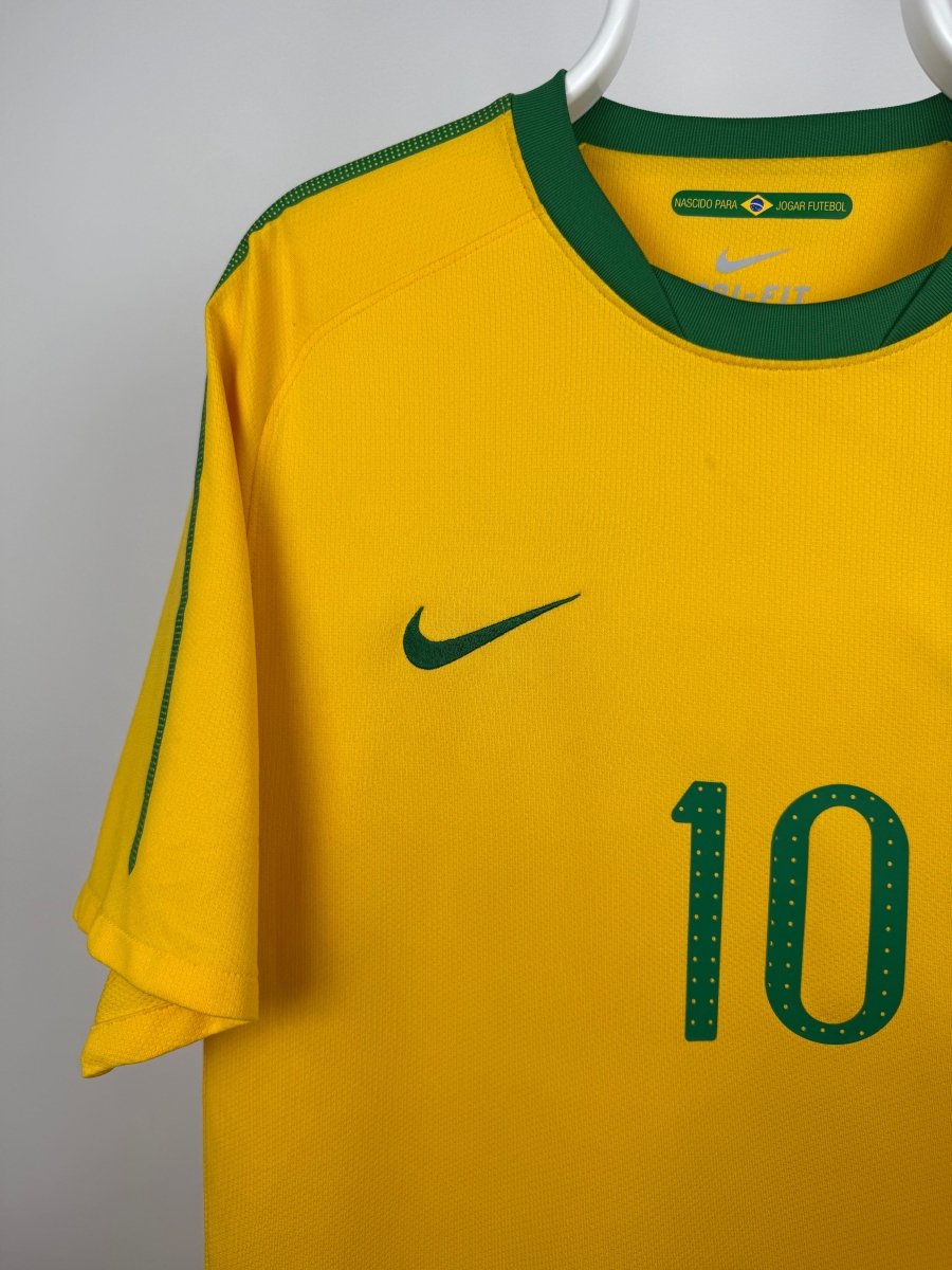 Ronaldinho - Brazil 2010 home shirt π§π·