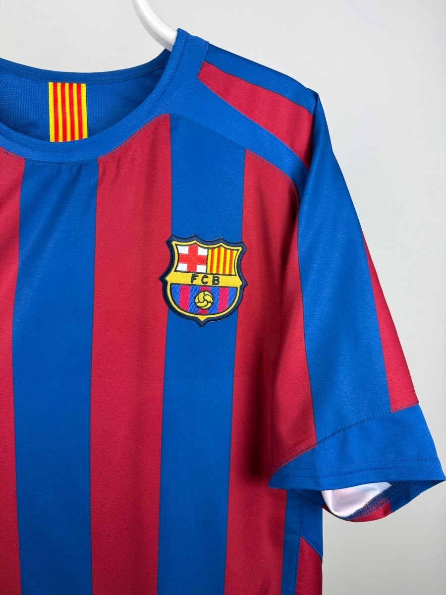 Ronaldinho - FC Barcelona 2005/06 home shirt π§π·