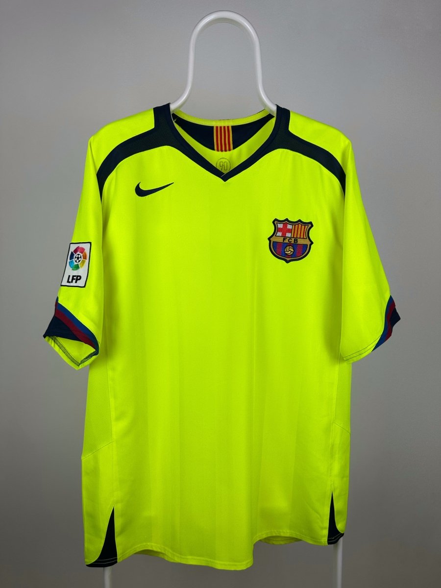Ronaldinho - FC Barcelona 2005/06 away shirt π§π·