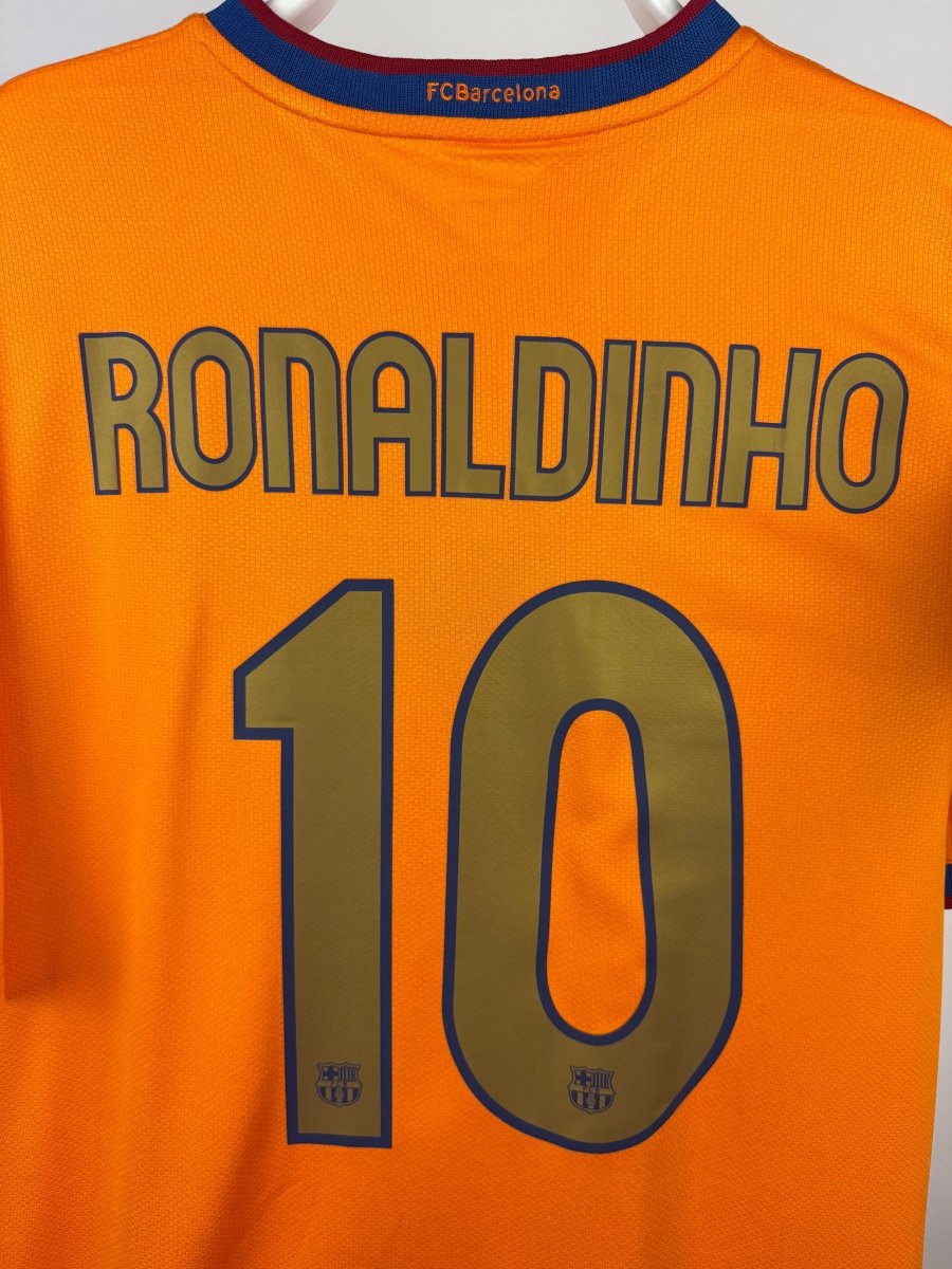 Ronaldinho - FC Barcelona 2006/08 away shirt π§π·