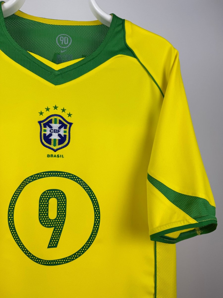 Ronaldo Nazario - Brazil 2004 home shirt π§π·