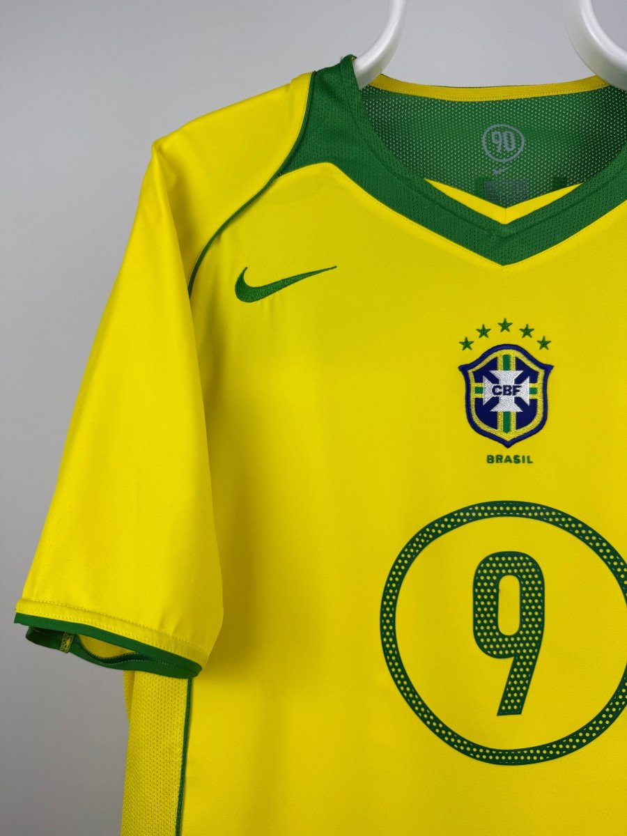 Ronaldo Nazario - Brazil 2004 home shirt π§π·