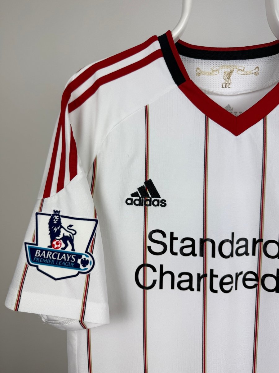 Steven Gerrard - Liverpool 2010/11 away shirt ๐ด๓ ง๓ ข๓ ฅ๓ ฎ๓ ง๓ ฟ